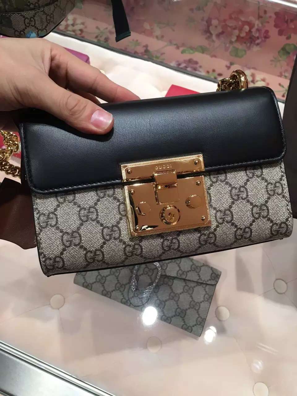 Gucci Padlock GG Supreme Shoulder Bag 409487 KLQJG 9785